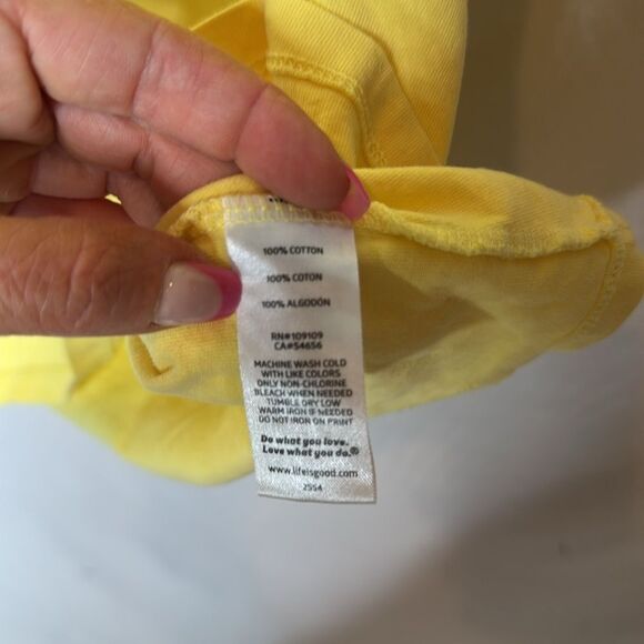 Life Is Good “Zero Tasking” Dog Hammock Yellow Crusher Tee with Palm Graphic XL. - Picture 7 of 7